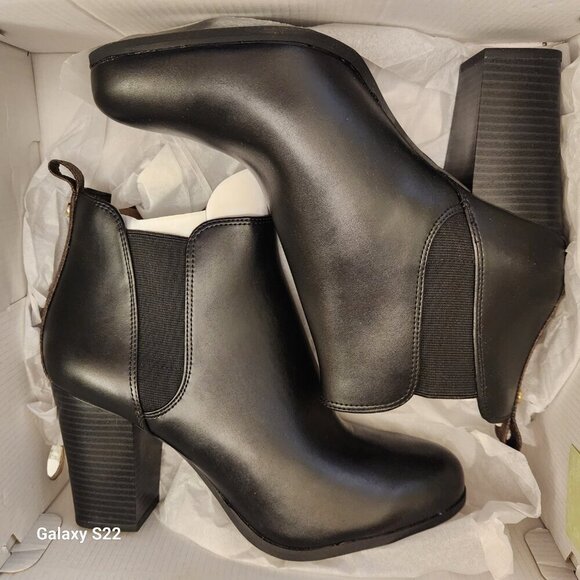 Michael Kors Evaline Almond Toe High Heel Booties Black / Signature Size 10. NIB - Picture 9 of 10